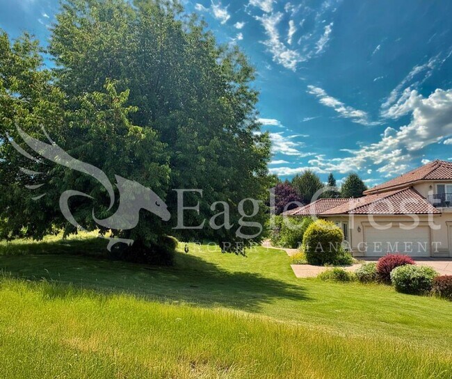 Luxury Bella Terra Estate with Mountain & Vineyard Views