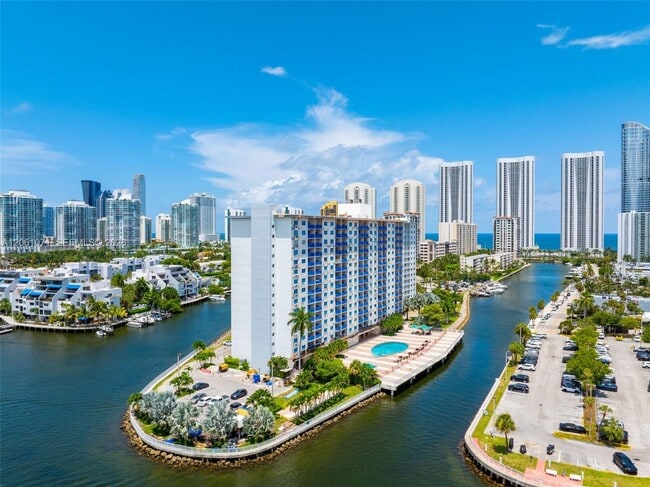 Photo - 400 Kings Point Dr Unidad 1628