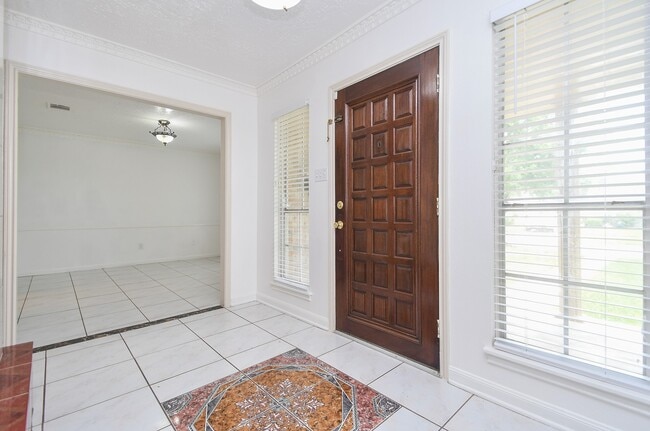 Photo - 7714 Eichler Dr