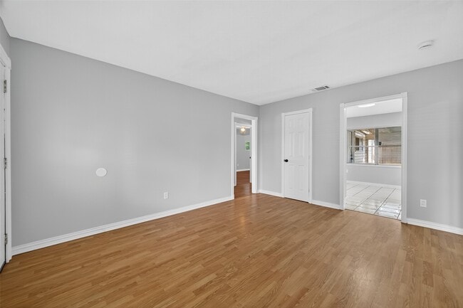 Photo - 6741 Feldspar St