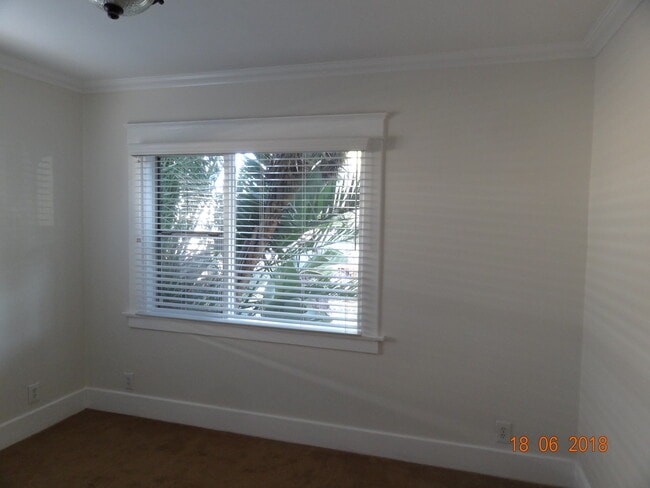 Photo - 621 W Queen St