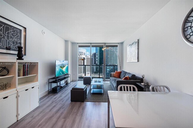 Photo - 500 Brickell Ave Unidad 1903