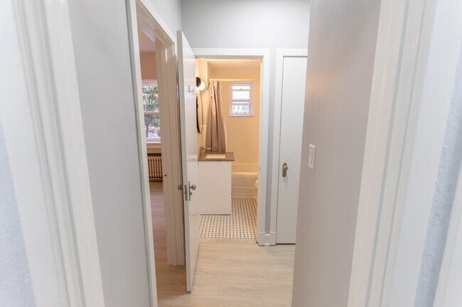 Photo - 8-8 Wellington St W Unité 4