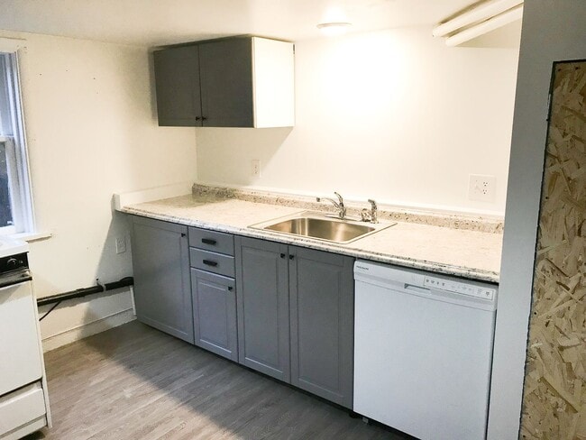 Photo - 1525 Humboldt St Unidad #B102