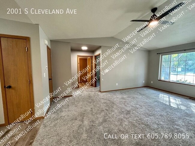 Photo - 2001 S Cleveland Ave