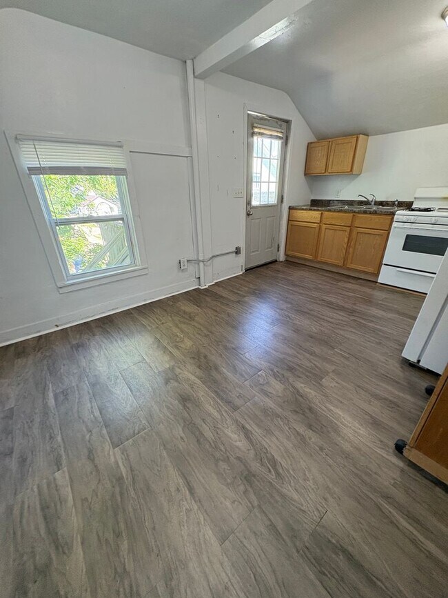 608 9th St N Unit 3