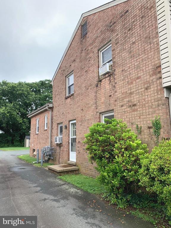 Building Photo - 300 Claiborne Ave Unit 2