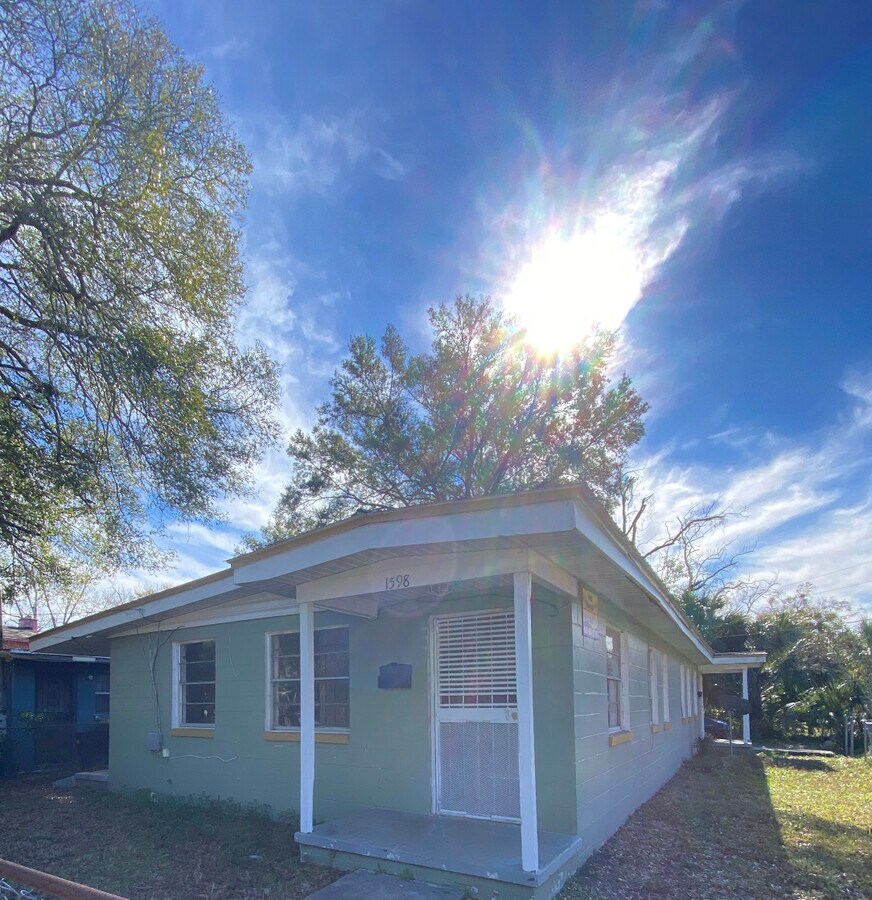 Photo - 1598 W 23rd St House