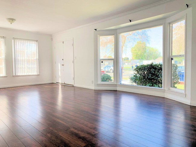 Photo - 17516 Lemay St