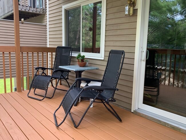 Porch on main level - M6 Stonehedge Dr Unit M6