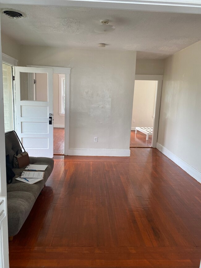 Photo - 33 Trenton St Unidad 2nd floor R