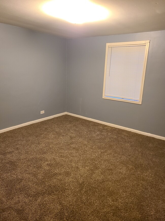 Building Photo - 9800 S Merrion Ave