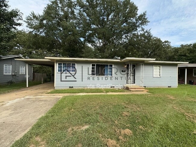 Building Photo - 3030 Oak Forest Dr