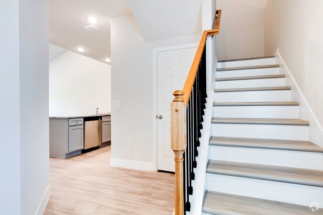 3BR, 2.5BA - 1904SF - Foyer