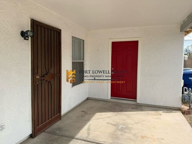Photo - Charming three bedroom - two bathroom GREA...