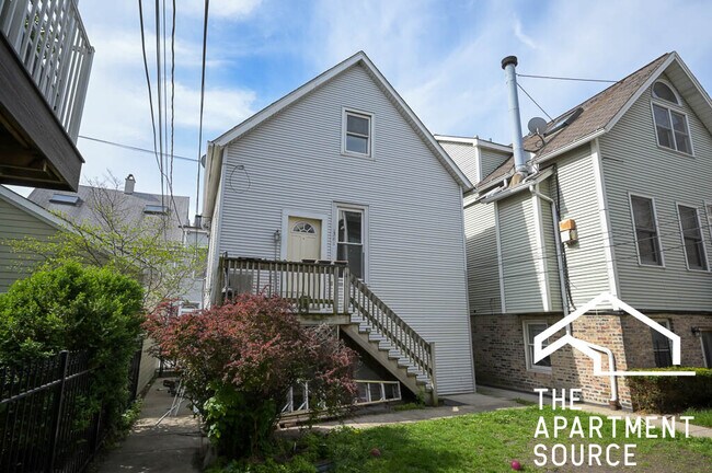 Photo - 1341 W Fletcher St Unit CH