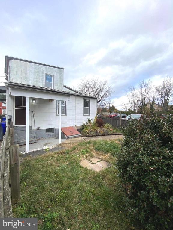 Photo - 64 S Evans St