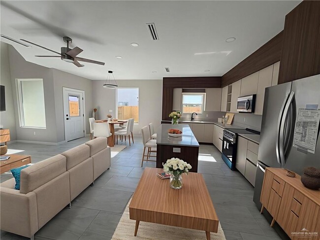 Photo - 21 Corales St