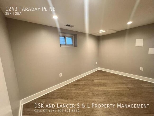 Photo - 1243 Faraday Pl NE