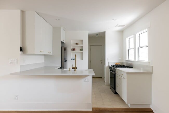 Photo - 720 Parkman Ave