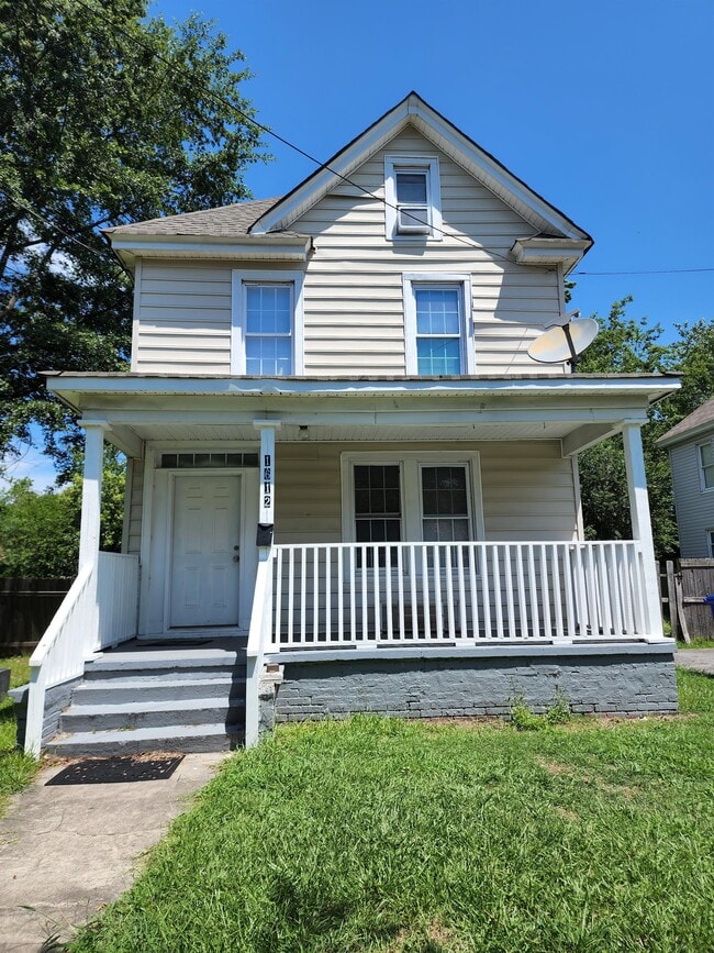Photo - 1612 W 48th St