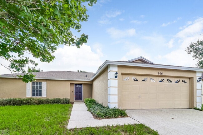 Building Photo - 656 Lakemont Dr