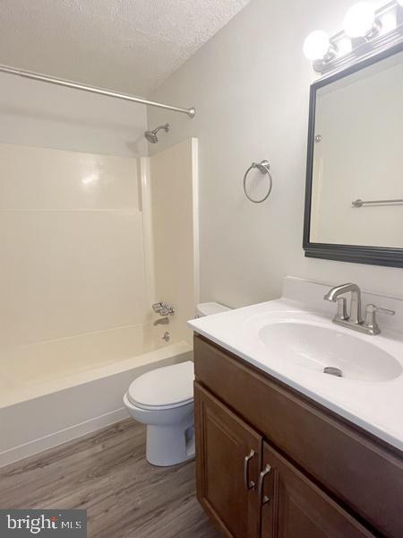 Photo - 2041 N Susquehanna Trail Apartamento Unidad F