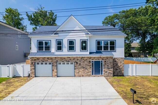 Building Photo - 720 8th St Rental