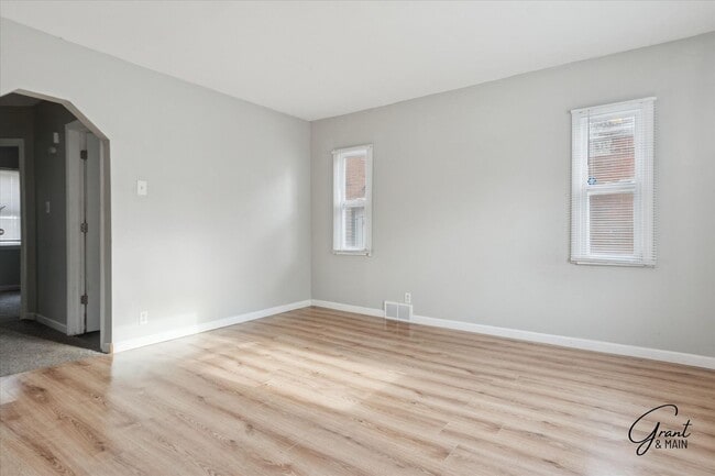 Photo - $1300 3 bedroom bungalow