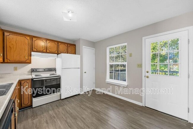 Photo - 3280 Tower Dr