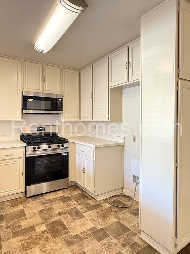Photo - 1553 Palomar Dr