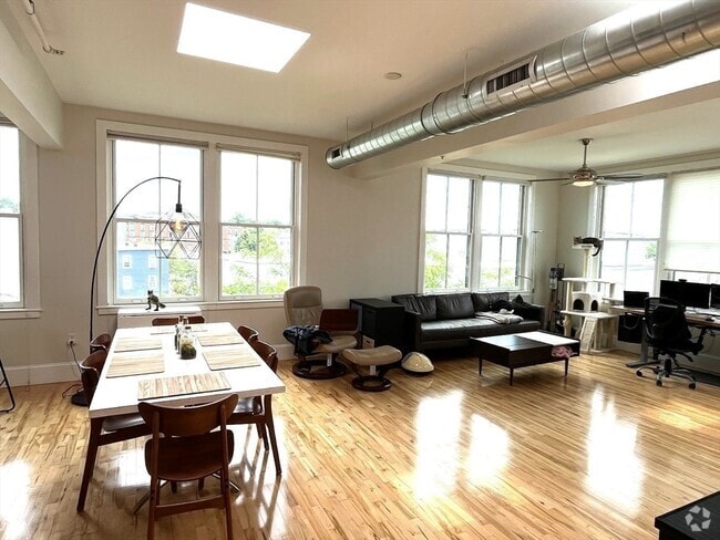 Building Photo - 43 Park St Unit 18 Rental