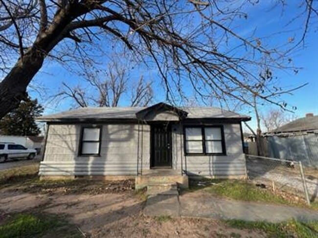Building Photo - Charming 2 Bed / 1 Bath Home in Prime SW OKC Location