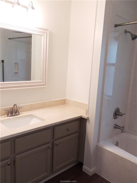 Photo - 806 Camellia Ct