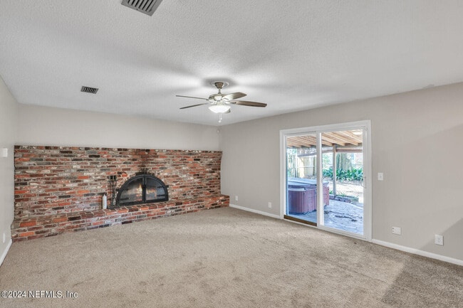 3917 Tara Hall Dr