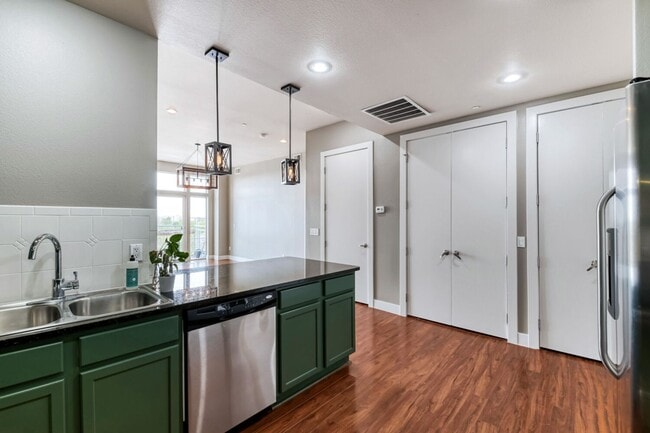 Photo - 2bd/2ba Top Floor Condo in Congress Park- Available NOW! Unit 505