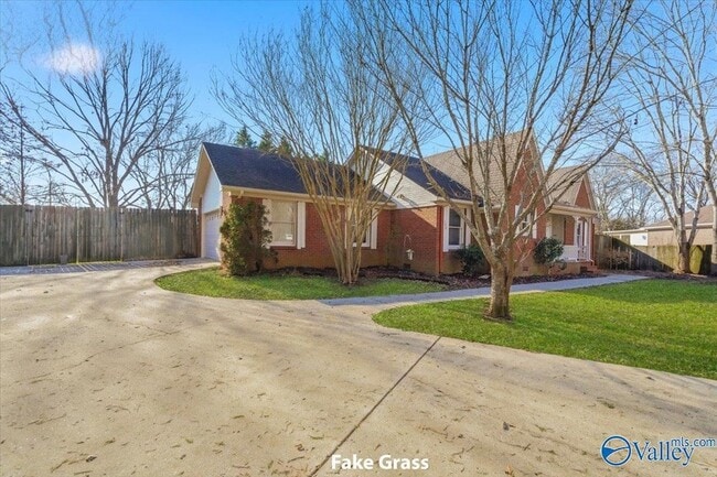 Photo - 104 Lindsey Ln