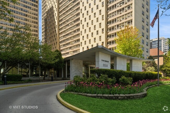 Building Photo - 3950 N Lake Shore Dr Rental