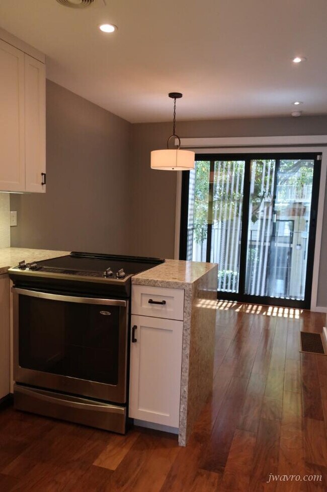 Building Photo - 67 Wilmot St Rental