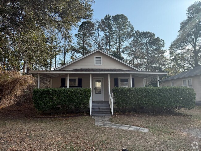 Building Photo - 117 New Bern St Rental