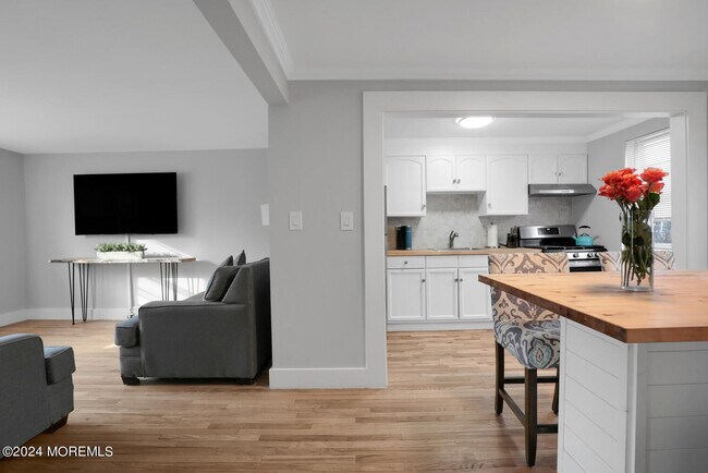 Photo - 155 Manor Dr