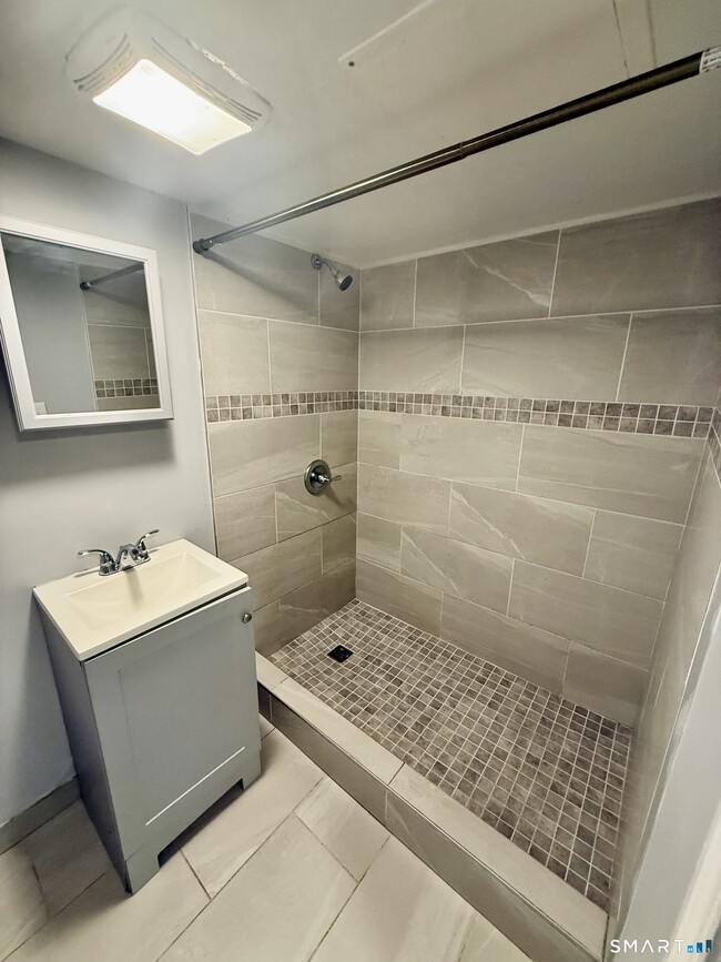 Photo - 44 Haddam St