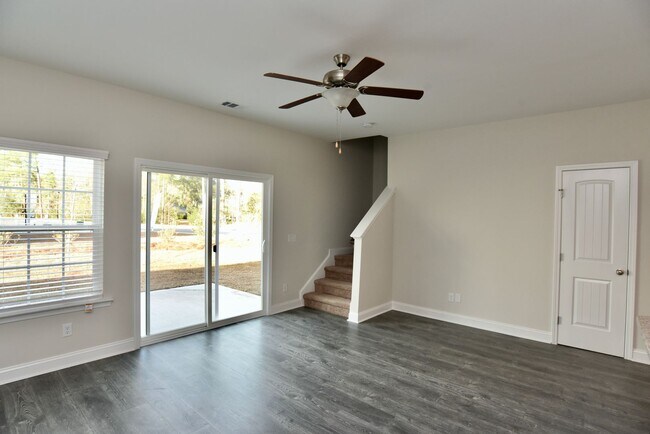 Photo - 3 Bedroom 2 1/2 Bath Townhome In Richmond Hill