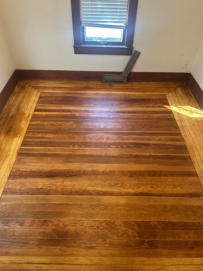 Photo - 131 N 2nd Ave