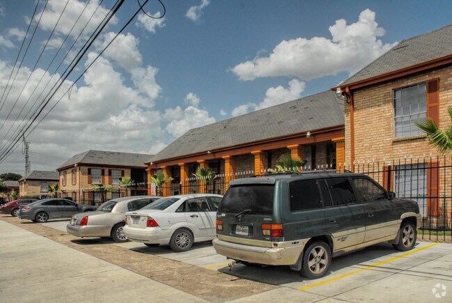 Bella Luna Apartments - Bella Luna Apartments