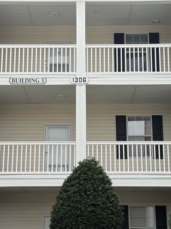 Photo - 1306 River Oaks Dr