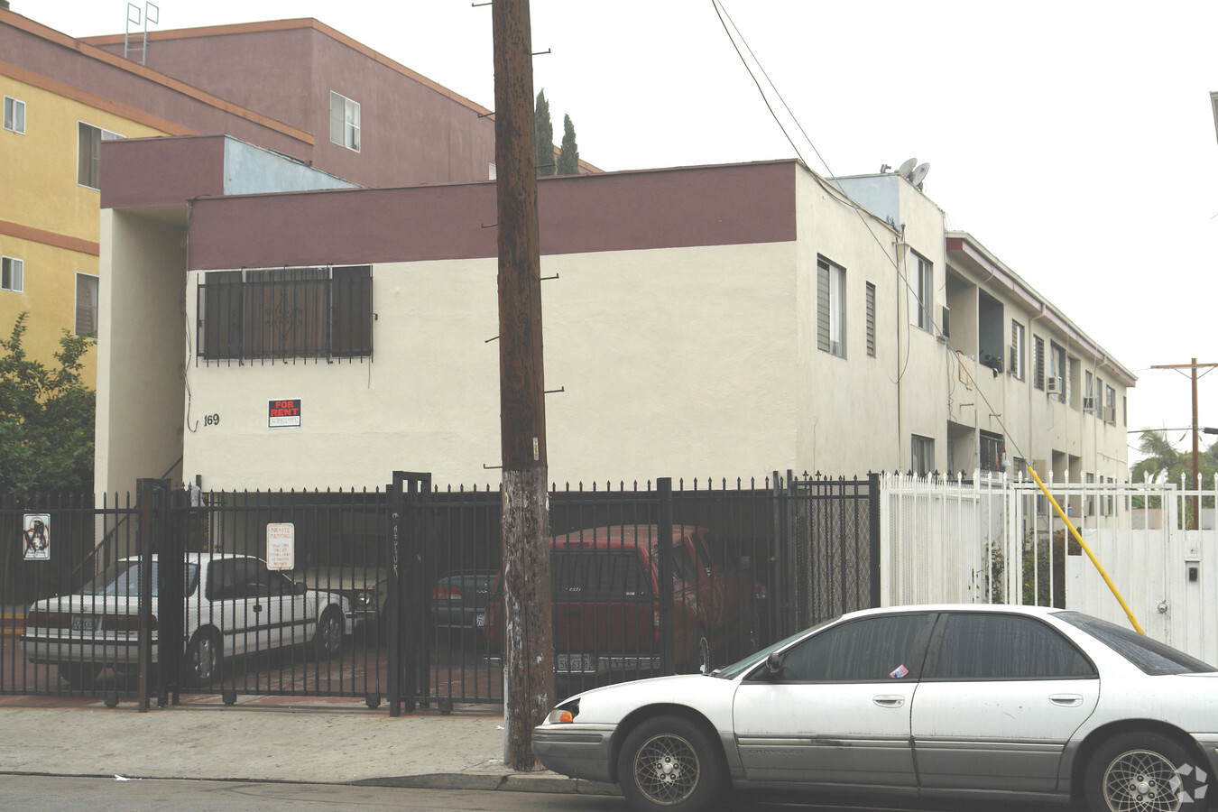 Photo - 169 S Burlington Ave Apartments