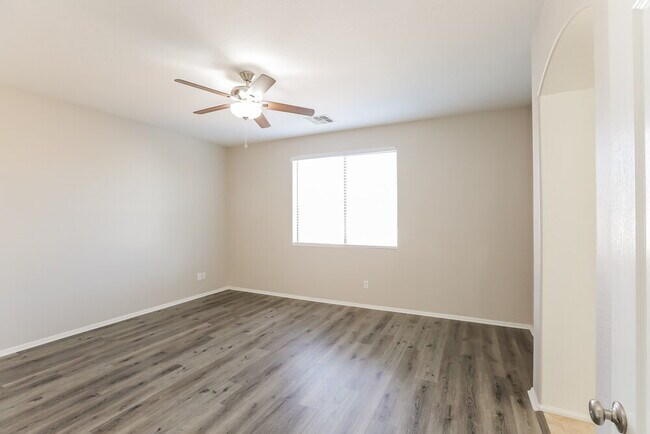 Photo - 15018 W Riviera Dr