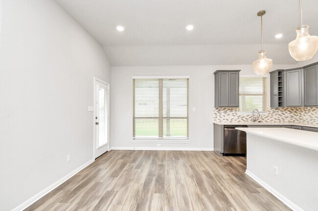 Photo - 299 Brock's Ln