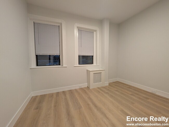 Photo - 27 Phillips St Unit 3